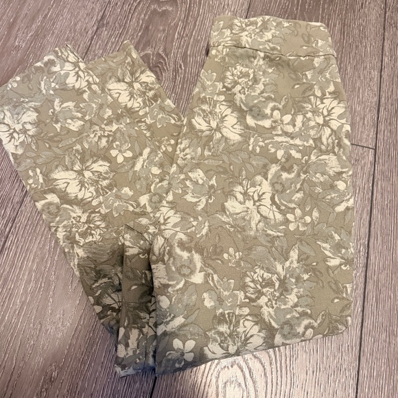 Chico's stretch fall floral pants - Picture 1 of 5